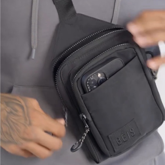 BEIS Handbags - BEIS The Sport Sling
IN BLACK